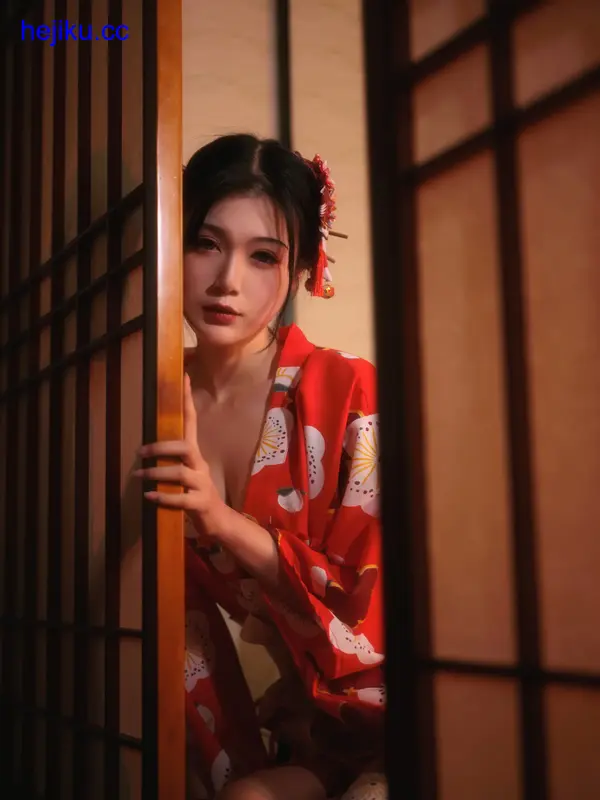 一米八的大梨子 – 全套作品及随包视频[2026.7月-更新至35期-共6.6G]