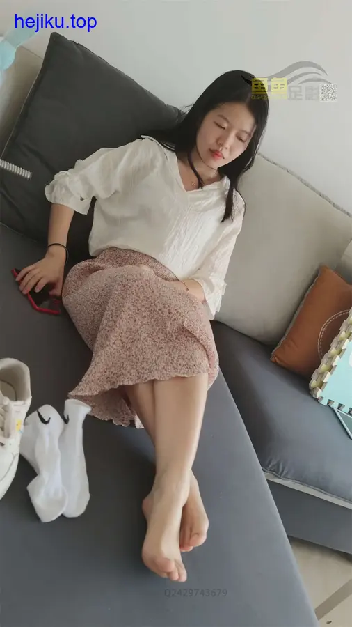 鱼鱼足影 – 全套足袜写真&amp;视频[2026.10月-更新至91期-共36.7G]